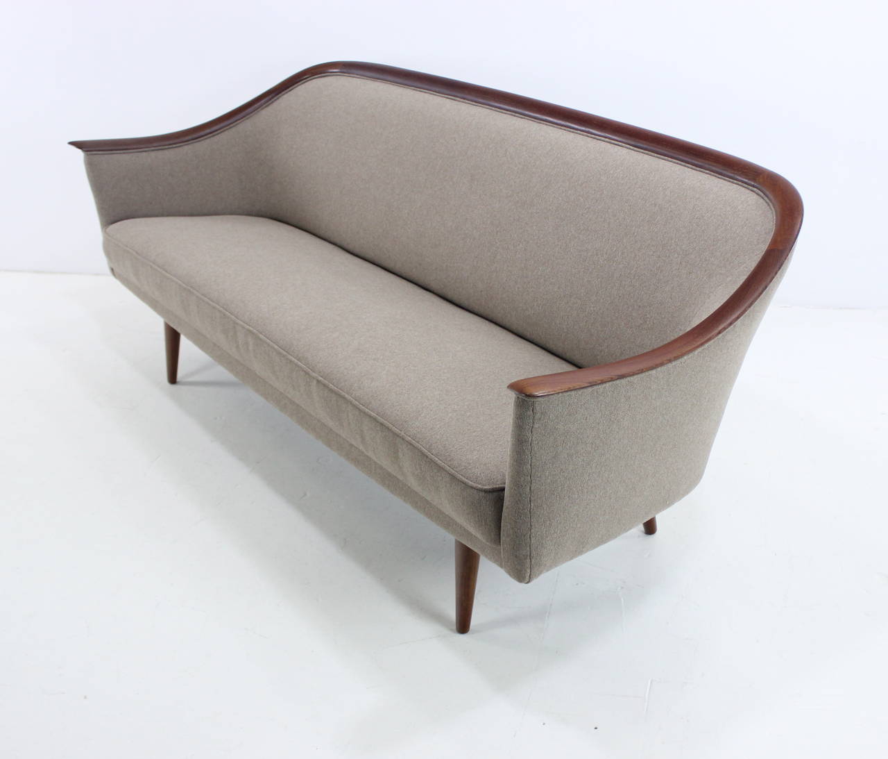 Norwegian Elegant Scandinavian Modern Sofa and Chair by Vatne Møbler For Sale