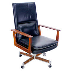 Exceptional Danish Modern Executive Office Chair Designed by Arne Vodder