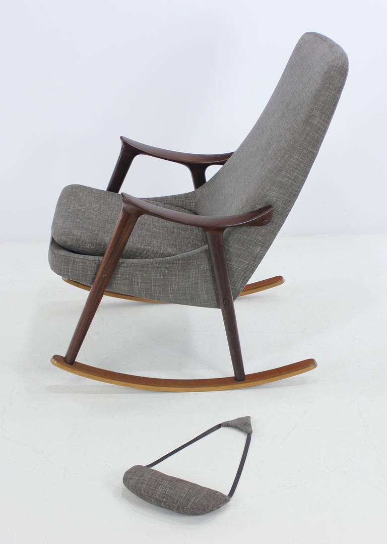 Scandinavian Modern Mahogany & Teak Rocking Chair Designed Ingmar Relling For Sale 1
