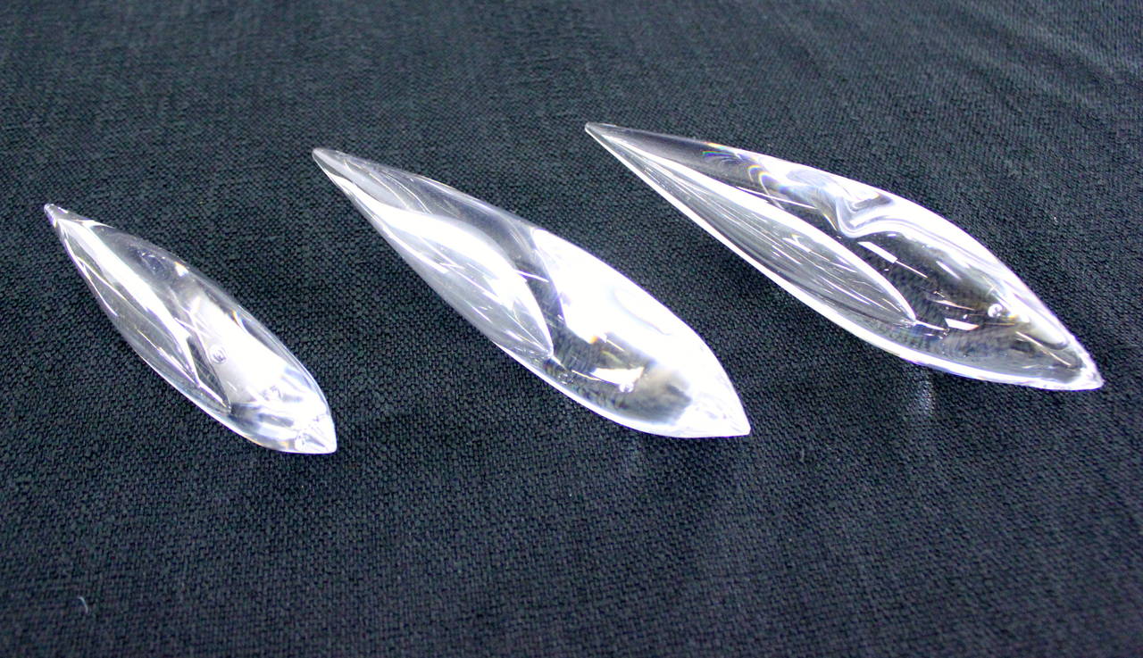 Three art glass fish.
Designed by Vicke Lindstrand for Kosta.
Small fish measures 6.75