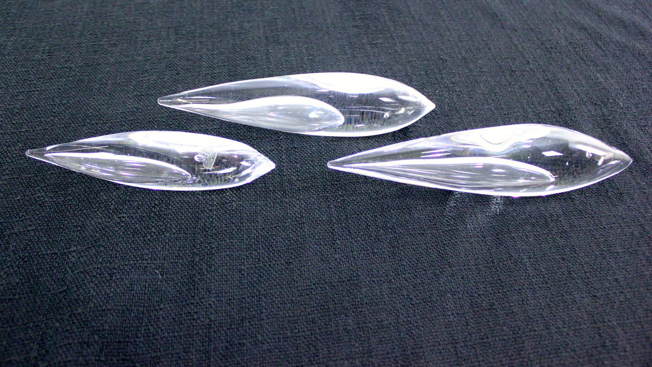 Scandinavian Modern Set of Three Art Glass Fish by Vicke Lindstrand for Kosta