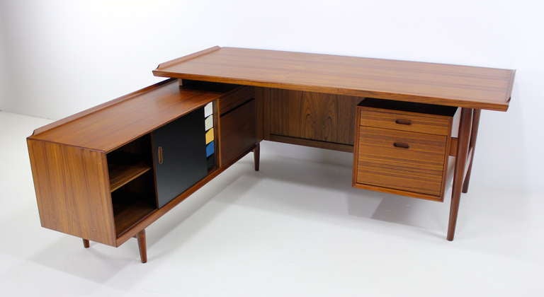 Scandinavian Modern Exceptional Danish Modern Executive Desk Designed by Arne Vodder For Sale
