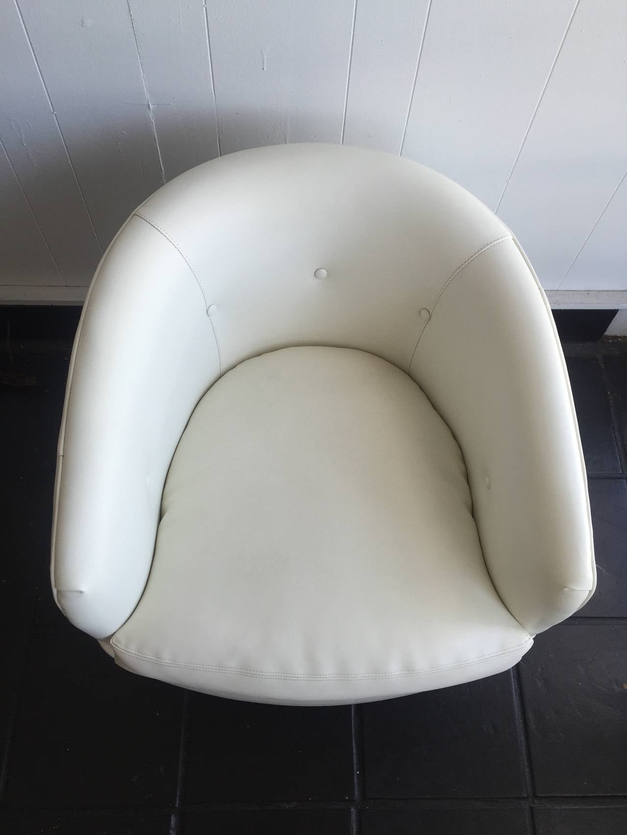 Mid-Century Modern Milo Baughman Swivel Chair