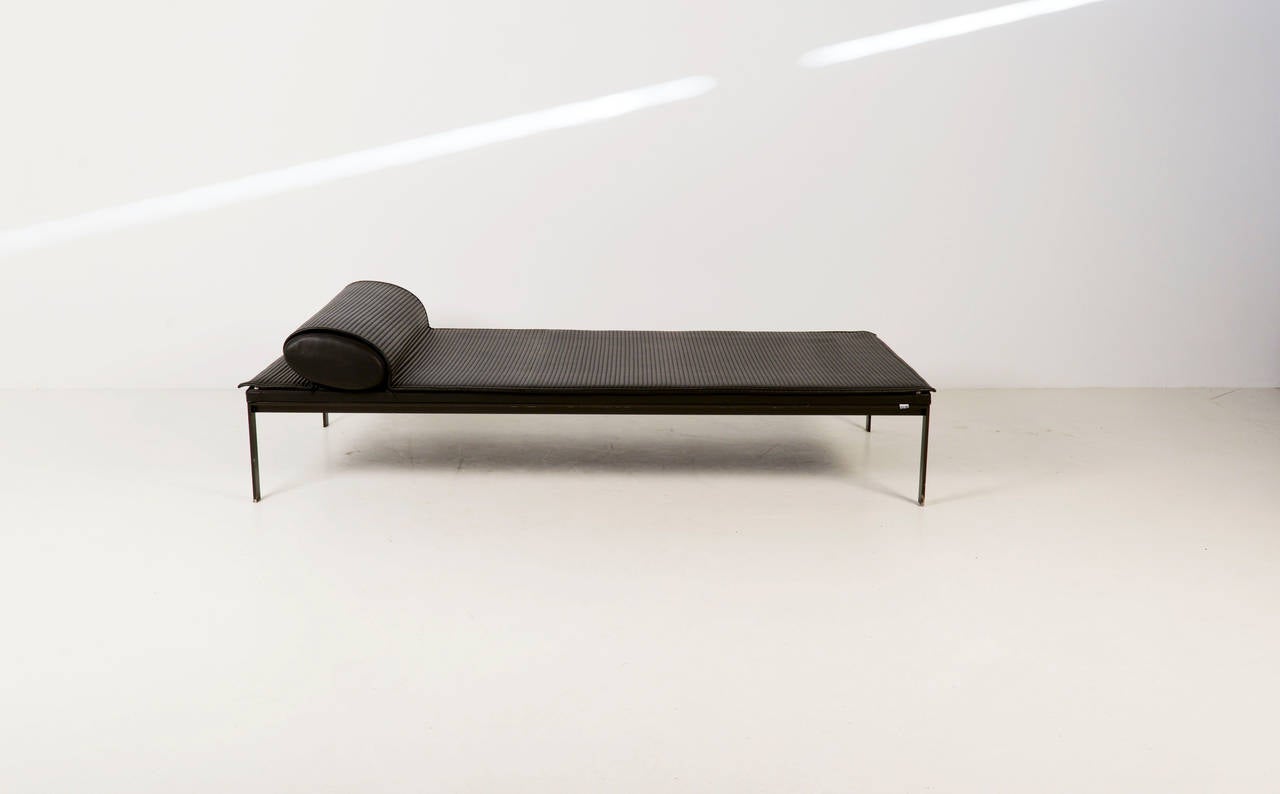 Rare daybed designed by Vincent van Duysen.
Born 1962 in Lokeren, Belgium.
Designed for the  VVD collectie for B&B Italia in 2002.
The day bed is a flat thin seat combined with a slim steel structure.
Its floating, light appearance is emphasized