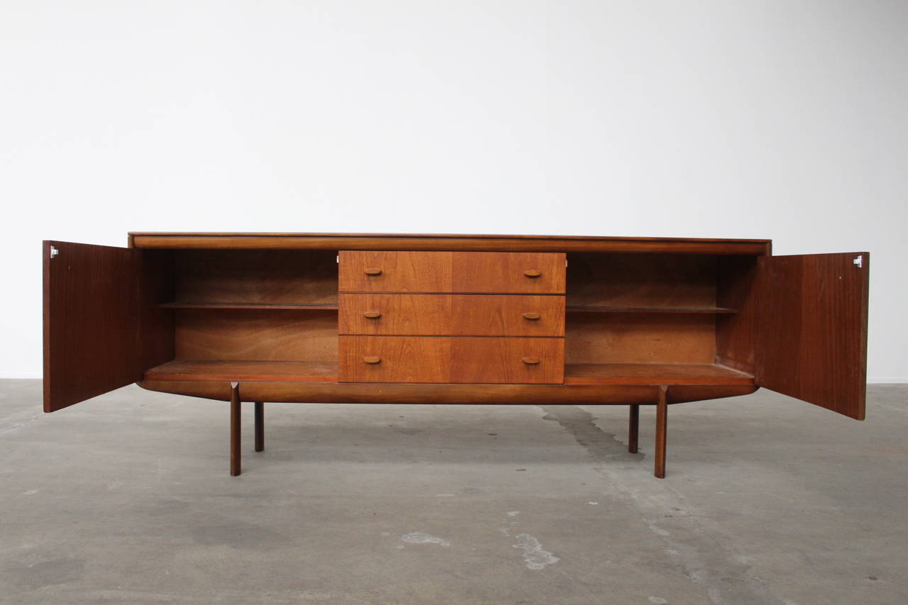 Large Sideboard by White & Newton Portsmouth in Afromosia Wood and Teak 1960s In Excellent Condition For Sale In Amsterdam, NL