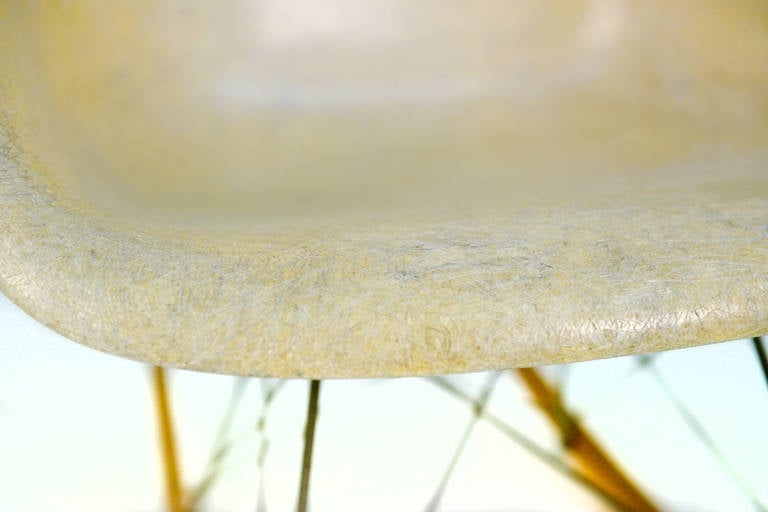 Extreme Rare Rope Edge Eames Rocker, 1st Experimental Base. In Good Condition For Sale In Amsterdam, NL