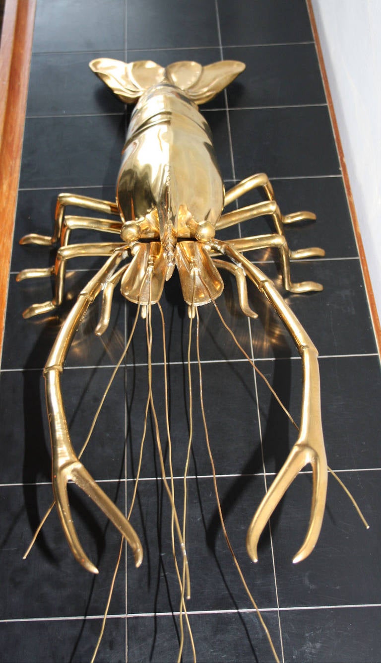Big and impressive lobster.
Top can be lifted , so can can put things, jewelry inside.

About 95 cm, 38 inches long !!

Weight about 8 kilo's !