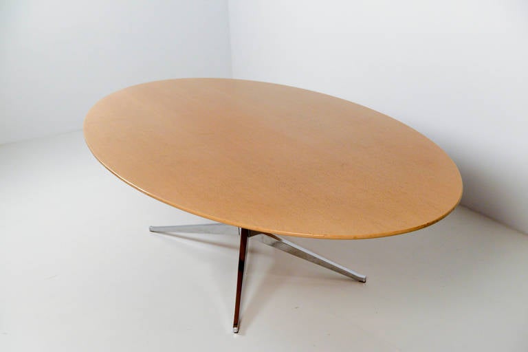 Mid-20th Century Big Florence Knoll dining table in Oak for Knoll International