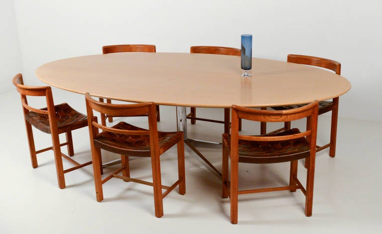 Big Florence Knoll dining table in Oak for Knoll International 1