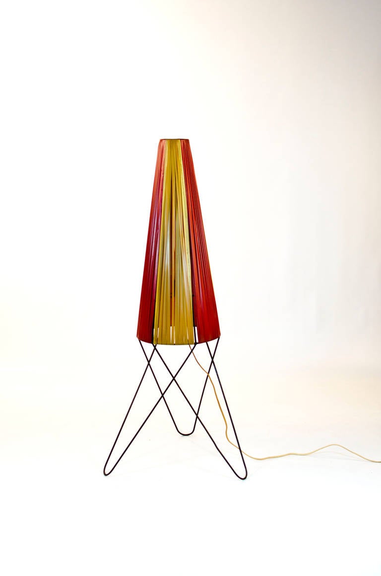 Schöne schöne schwedische Stehlampe aus den 1950er Jahren im Zustand „Gut“ im Angebot in Amsterdam, NL