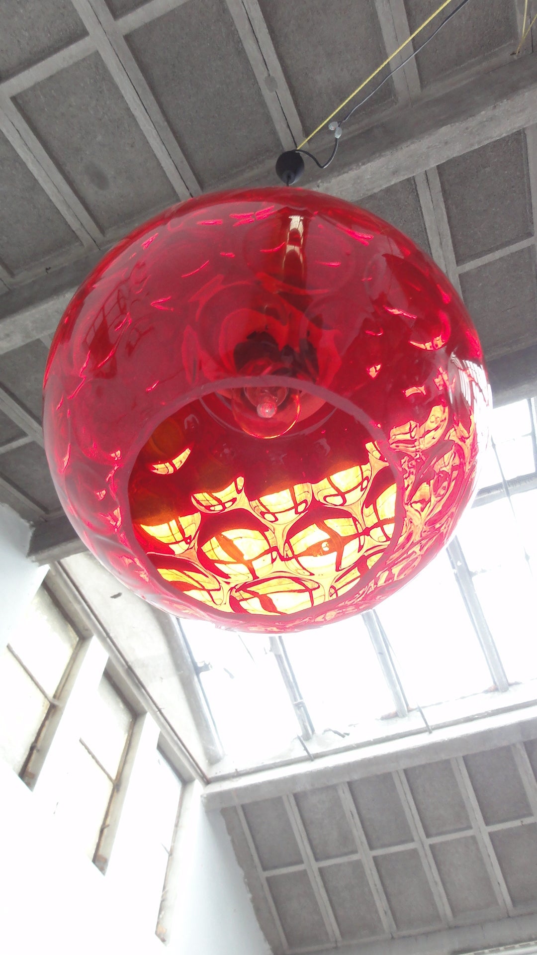Red Facetted Crystal Glass & Brass Pendant by Carl Fagerlund for Orrefors For Sale 2