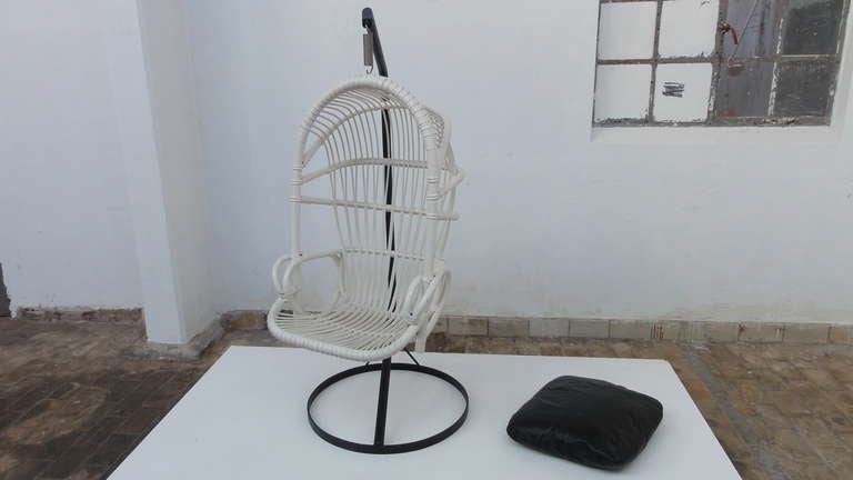 Mid-20th Century Iconic Sixties White Cane Parrot Hanging Chair With Metal Frame By Rohe Noordwolde The Netherlands For Sale