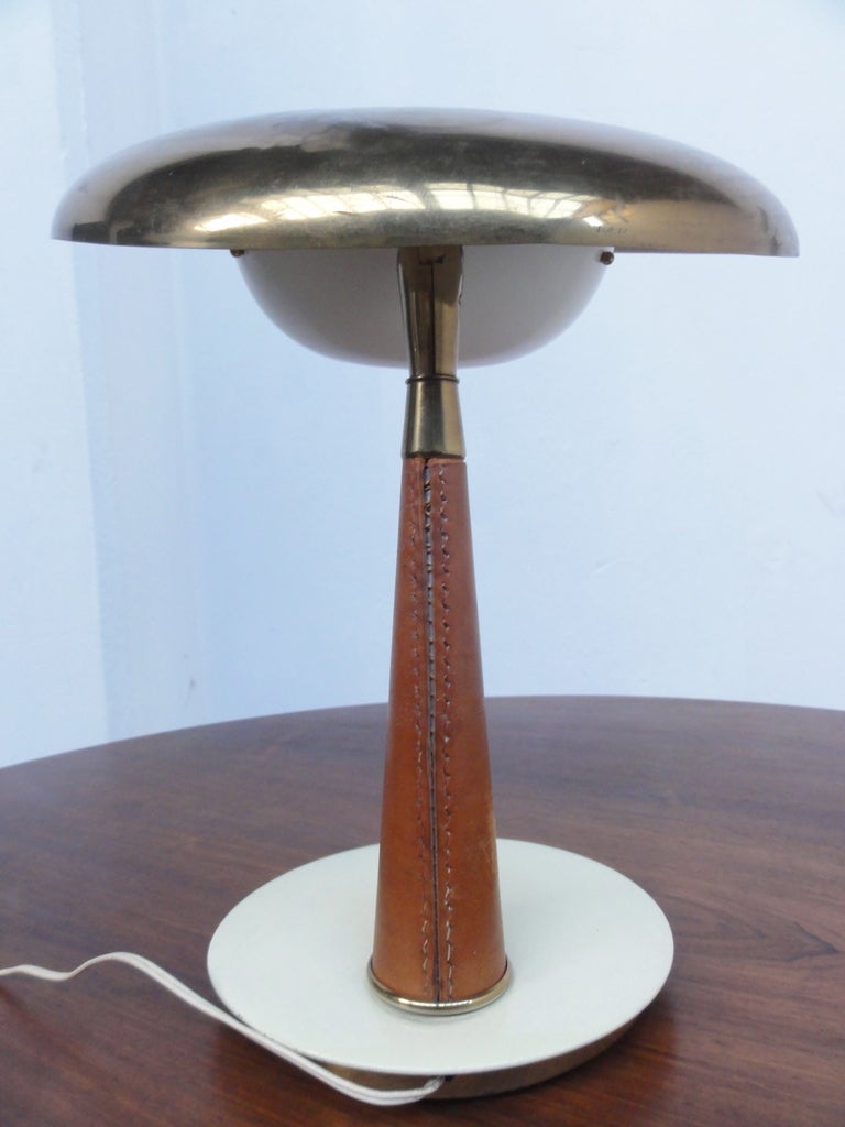 Beautiful Angelo Lelli lamp in brass & leather published In Arredoluce Catalogue In Good Condition In bergen op zoom, NL