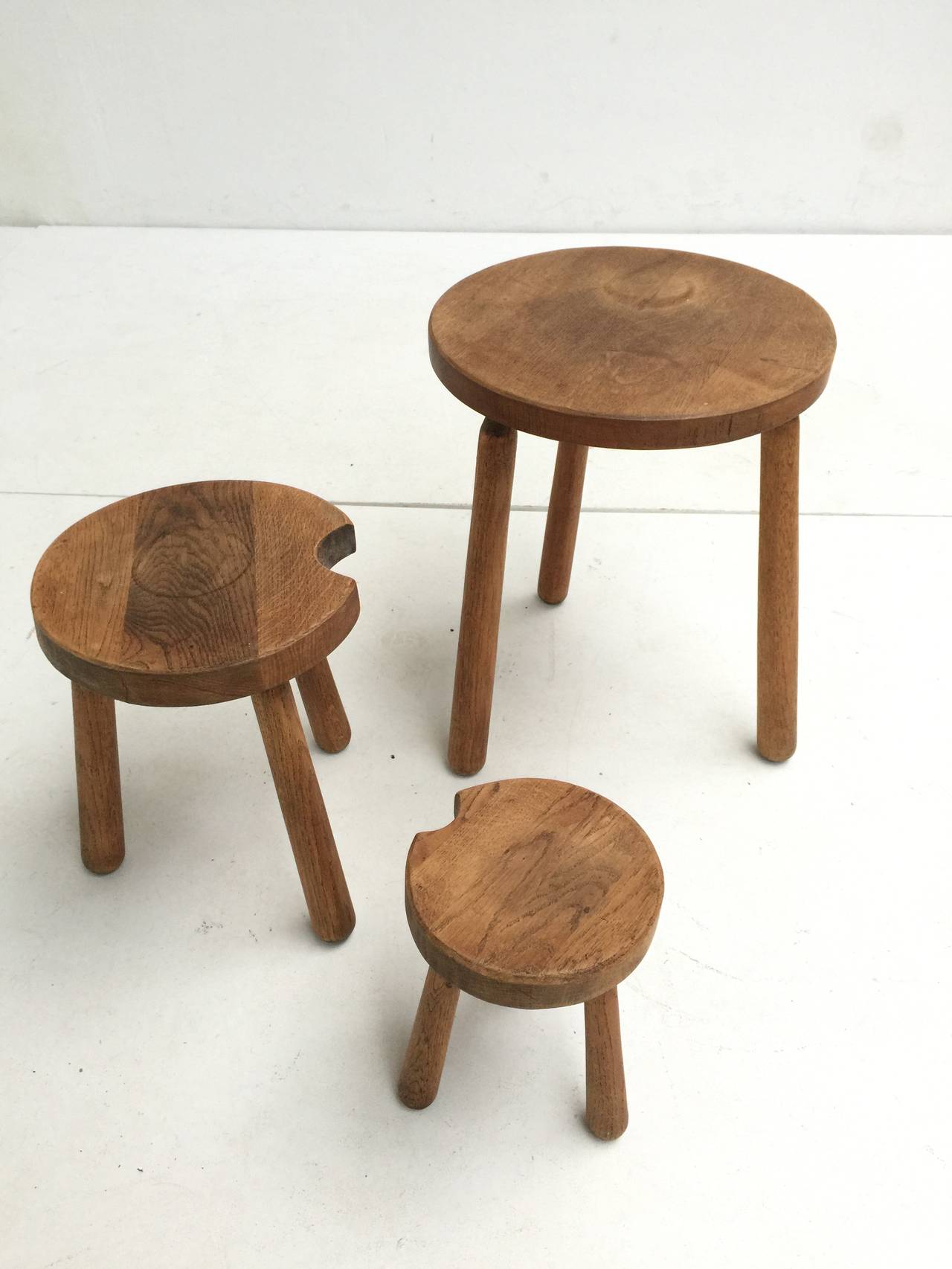 Rustic Oak Alpine Perriand style nesting tables, France 1960's In Good Condition In bergen op zoom, NL