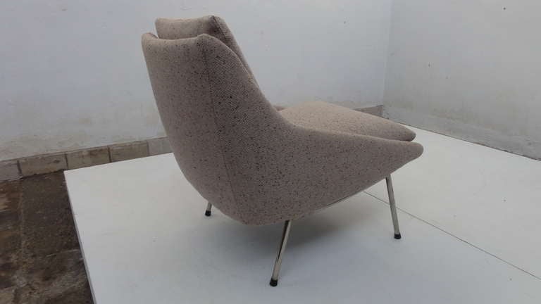 Mid-20th Century Rare and Elegant 1956 '800' Lounge Chair By  J.A. Motte for Steiner, France