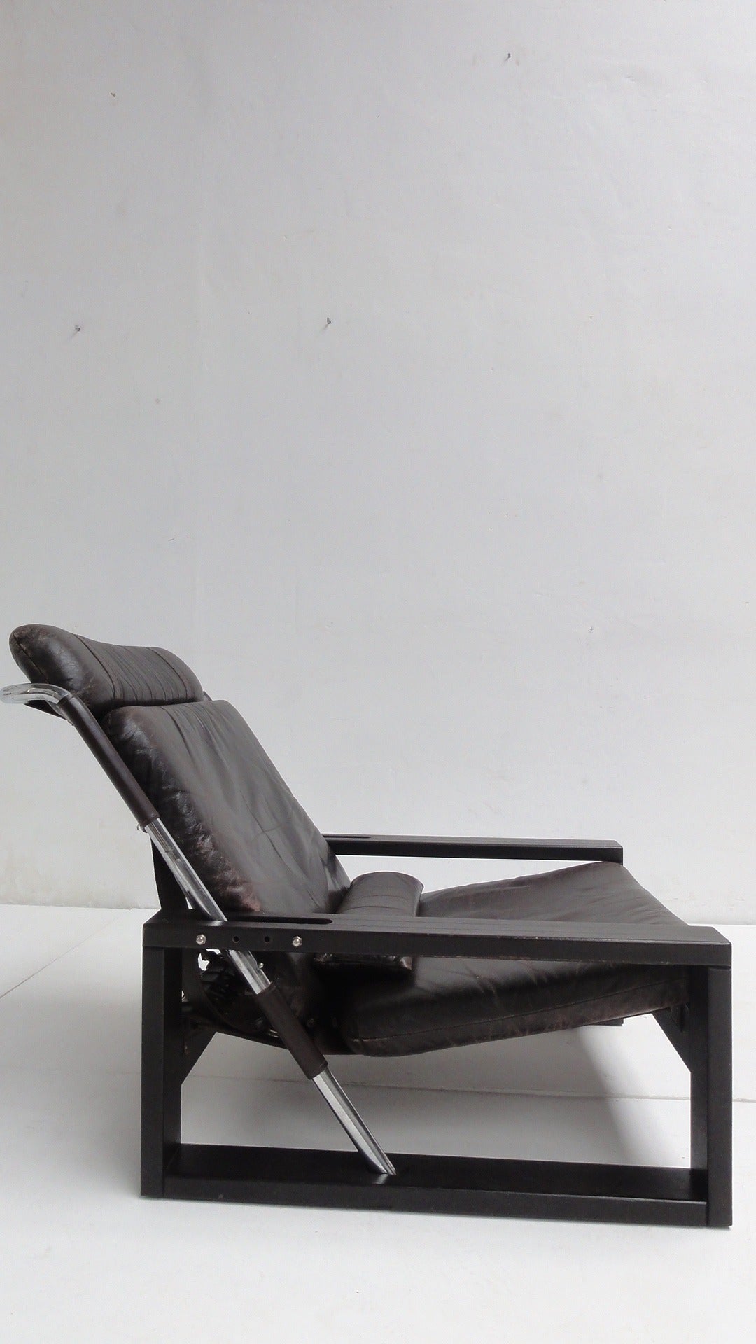 Hand-Crafted Superb Leather and Stained Oak Reclining Chair by Sonja Wasseur Amsterdam, 1970