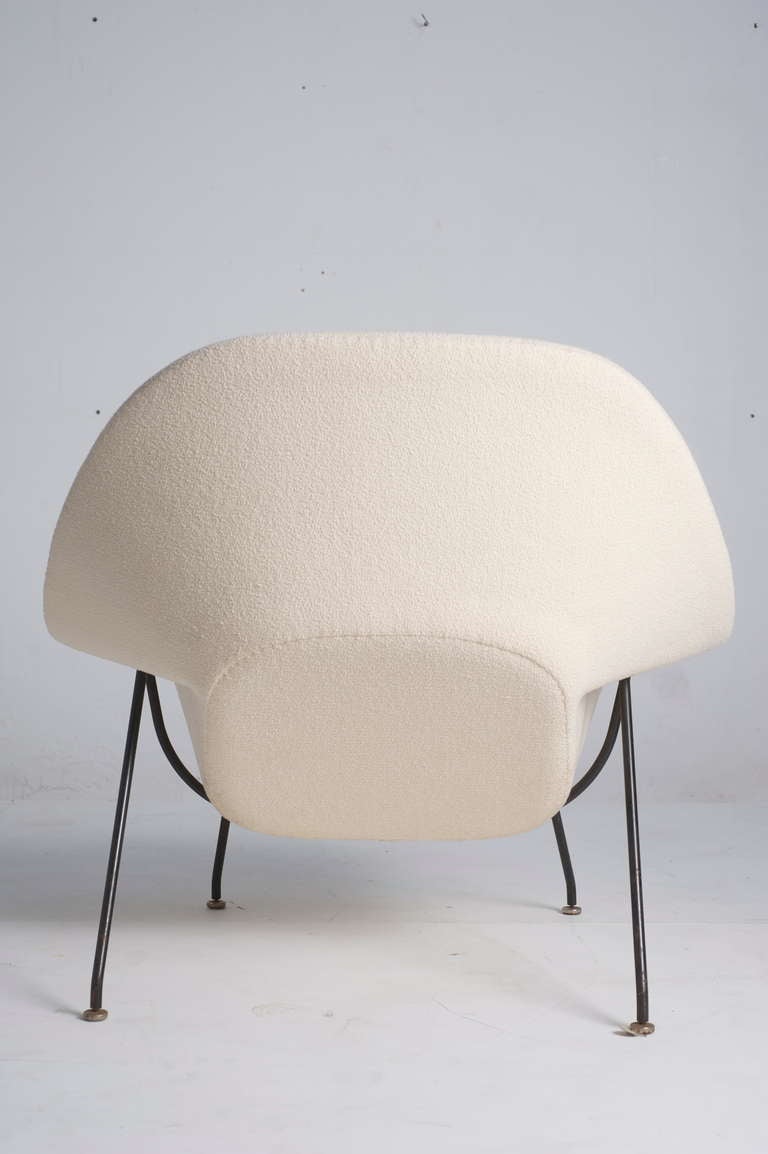 Mid-20th Century 1950's Eero Saarinen ''Womb Chair'' Knoll International USA edition