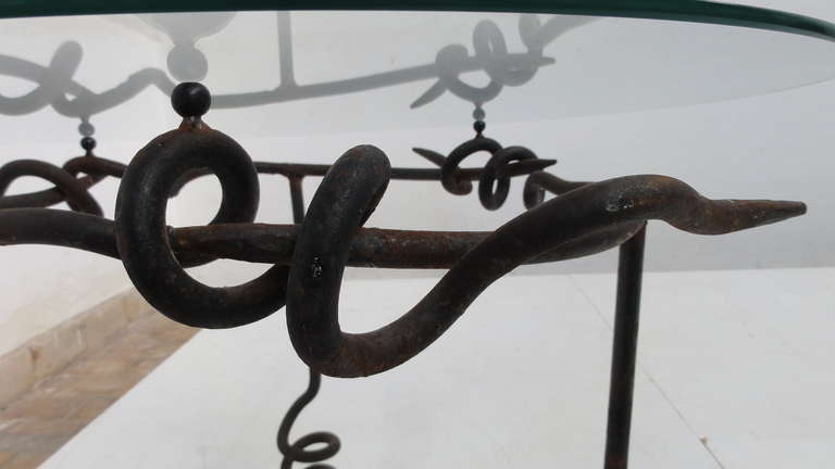 Brutalist ''pig Tail' Wrought Iron Side Table By Maroeska Metz, The Netherlands 1980's 1