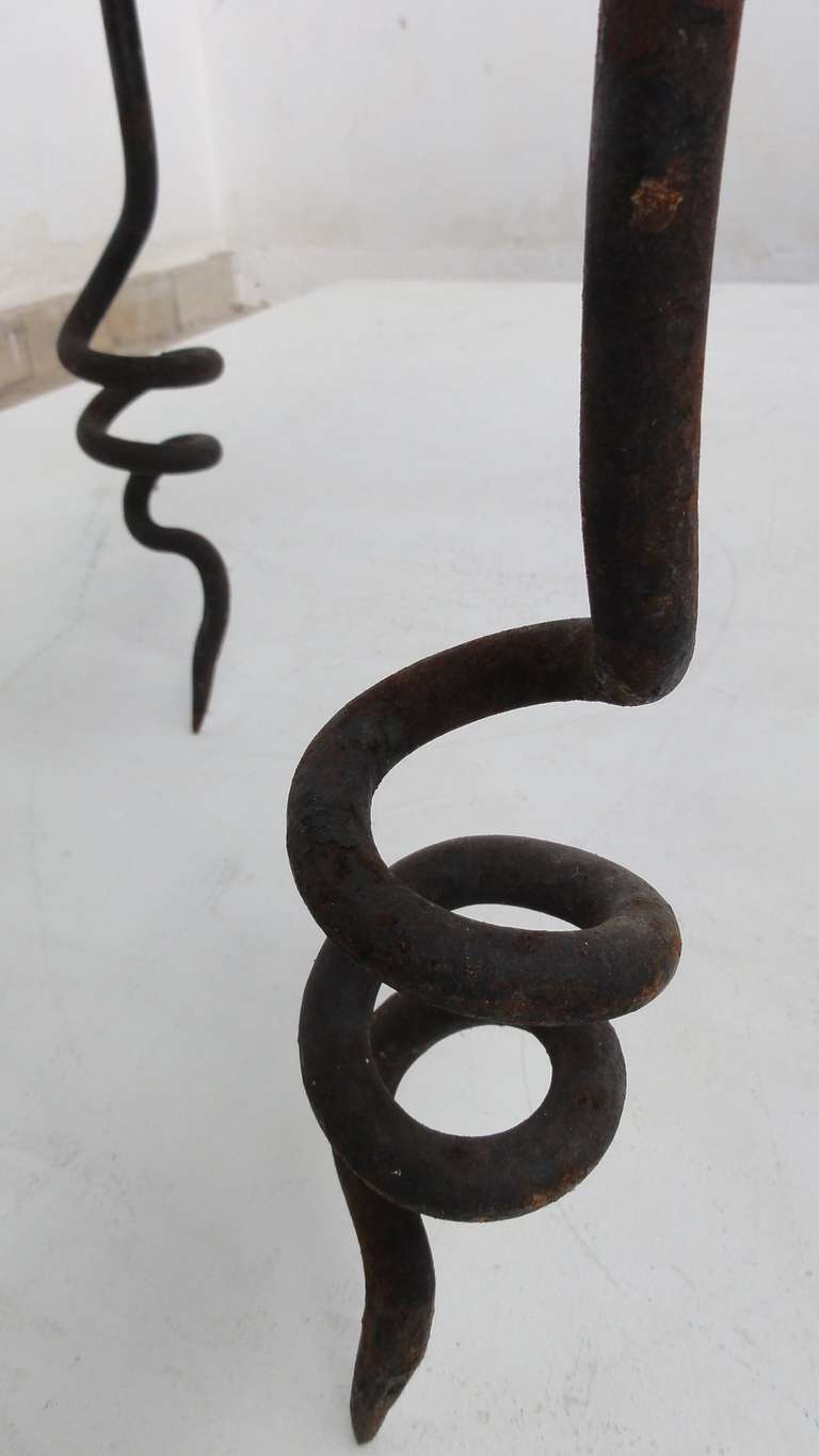 Brutalist ''pig Tail' Wrought Iron Side Table By Maroeska Metz, The Netherlands 1980's 2