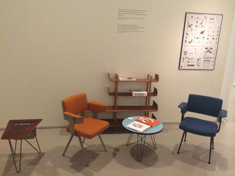 Note : Cette étagère est actuellement exposée dans le cadre de l'exposition ''From the Guggenheim collection to the Cobra Museum Amstelveen'' jusqu'en août
Plus d'informations sur www.cobra-museum.nl

Rare étagère hollandaise qui peut être utilisée