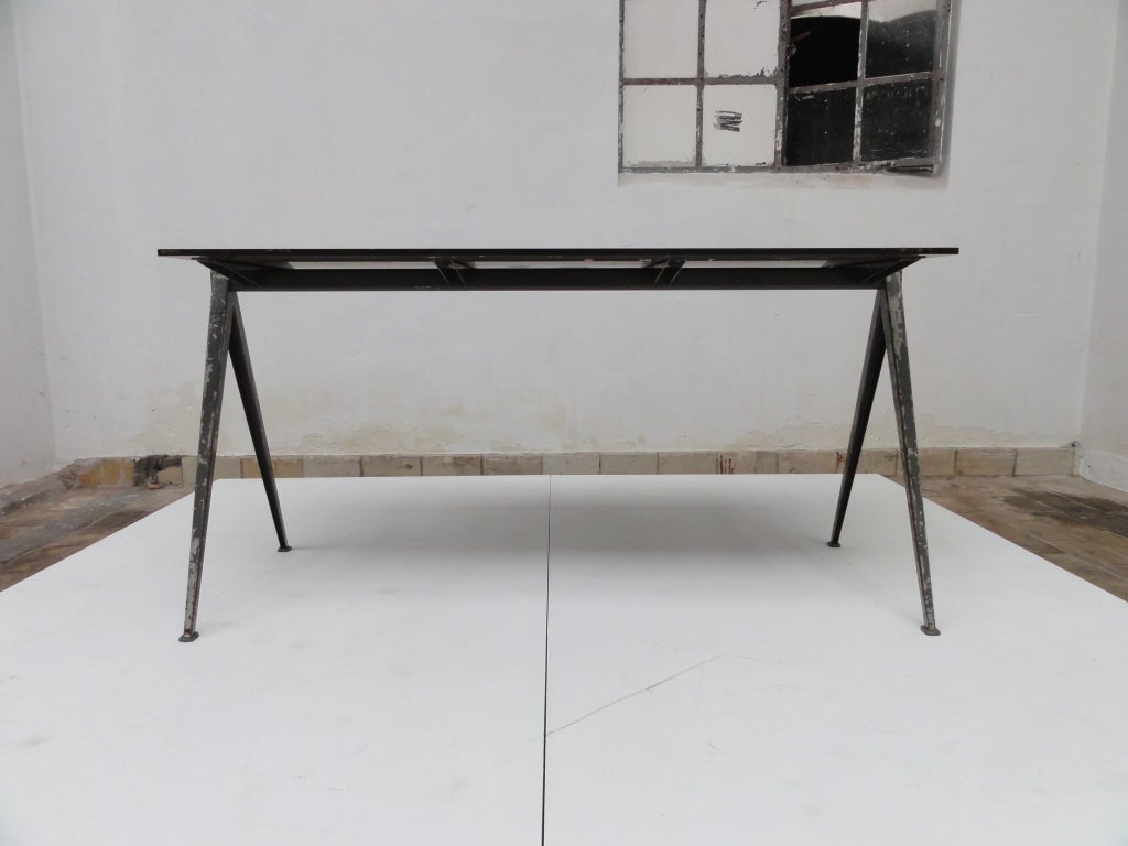 Wim Rietveld ''Pyramid-Tisch'' De Cirkel, Niederlande