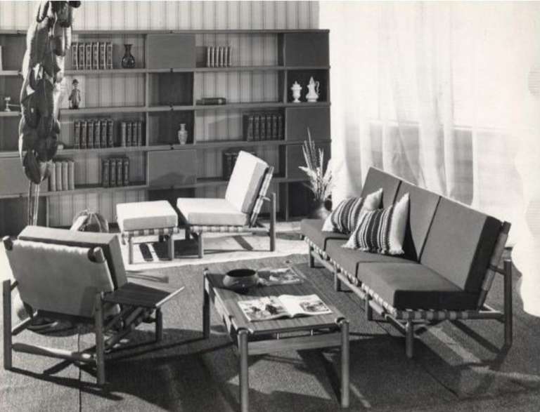 Rare 1957 Tapiovaara leather seating, prod Esposizione Permanente Mobili, Italy, 3