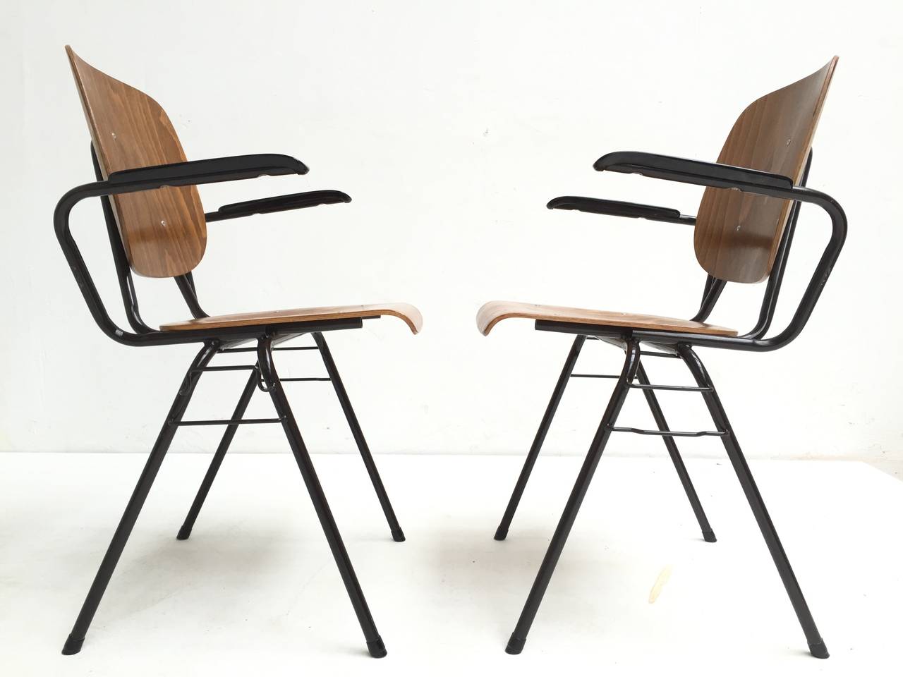 Bakelite Kho Liang Le Stackable and Linkable Chairs with Armrests Model 305 for CAR, 1957