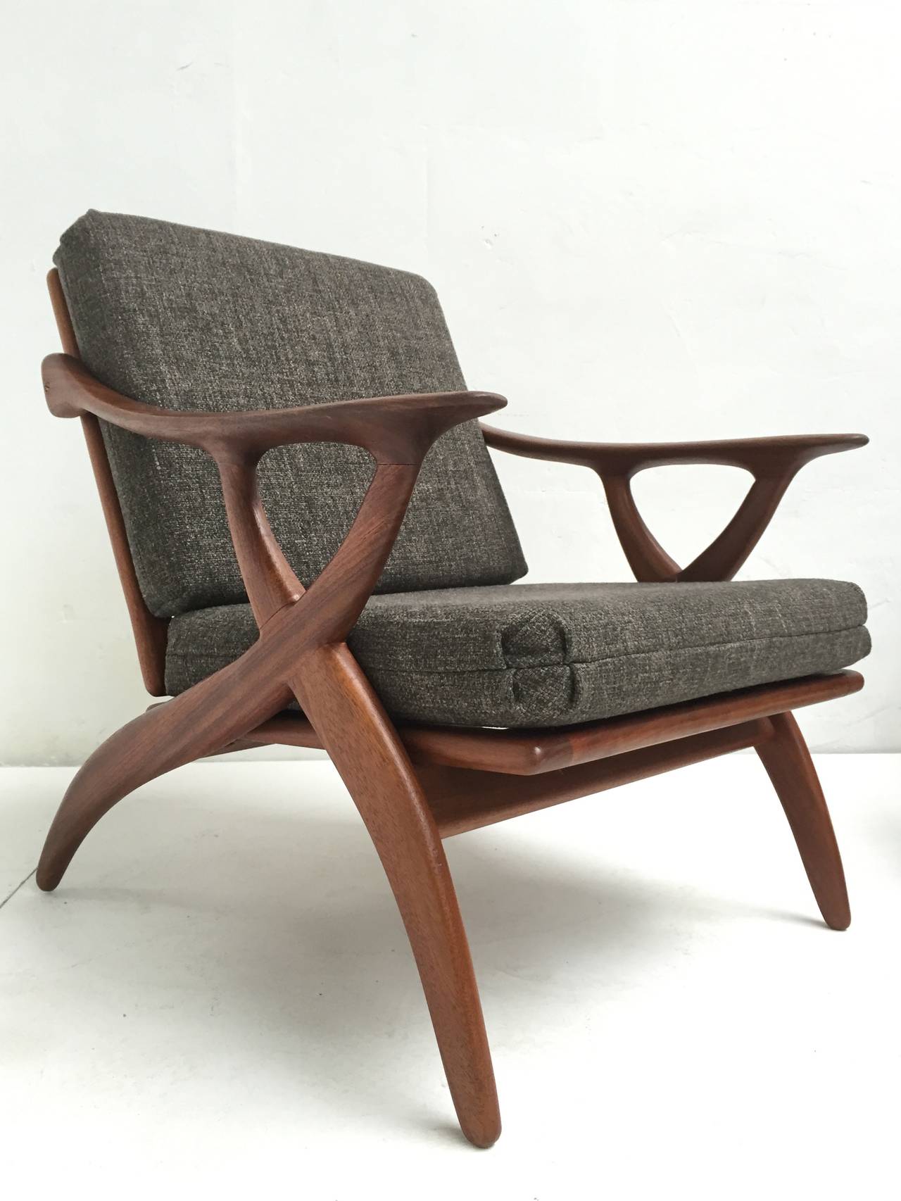 Pair of Biomorphic Teak Easy Chairs by De Ster, Gelderland, 1950s In Good Condition In bergen op zoom, NL