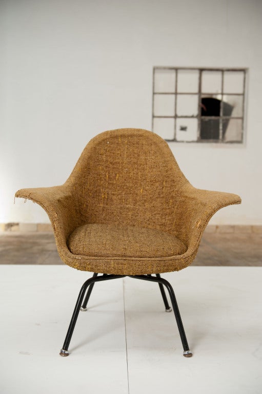 Eero Saarinen prototype  ''ladies wombchair''  De Coene Belgium