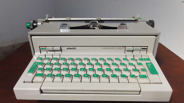 olivetti praxis 48 typewriter