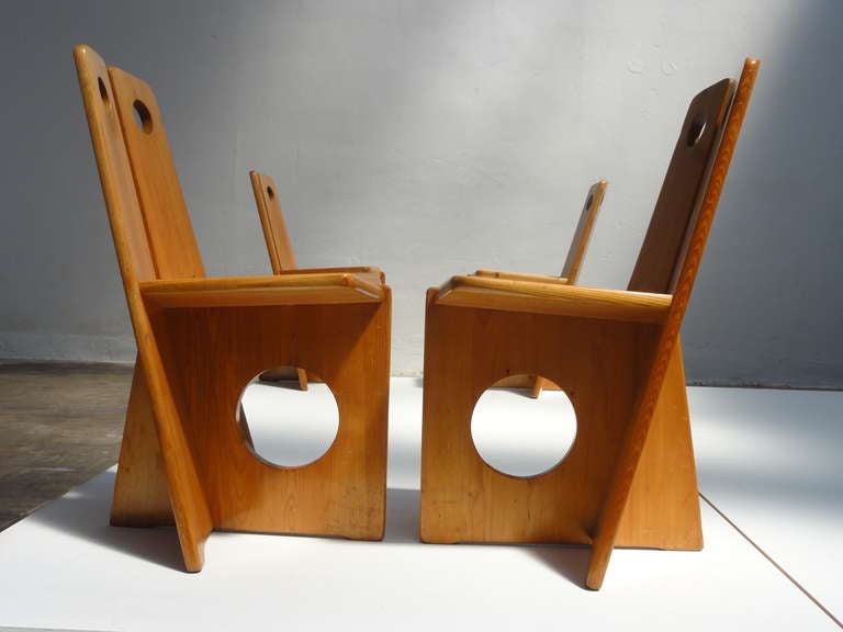 Set of 4 Dutch Pine wood Gerrit Rietveld influenced dining or side chairs In Good Condition In bergen op zoom, NL