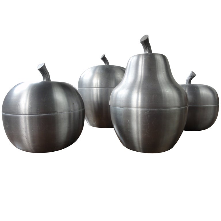 Satz von 4 italienischen Apfel-/Birnen-Eiskübeln 1970er Jahre inspiriert von Sottsass im Angebot