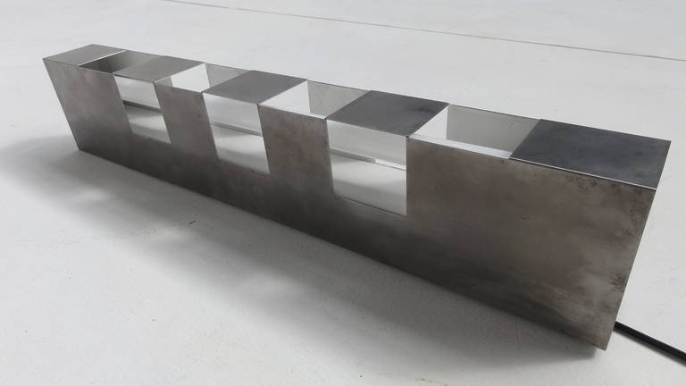 Minimalist Beautiful 1960s Italian Stainless Steel Light Sculpture Reminiscent of Sarfatti