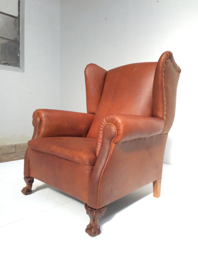 Very Comfortable Neo Gothic 'Griffin Talon' vintage leather Wingback chair In Good Condition In bergen op zoom, NL