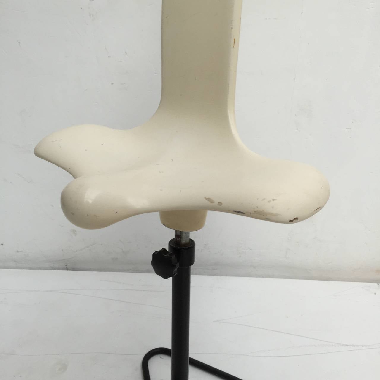 Wonderful, adjustable height,  'appoggio'  drafting stool by italian architect and designer Claudio Salocchi (1934-2012) for Sormani, 1971. The  exquisite sculptural form  moulded from laquered fibreglass refers back to the biomorphic forms created