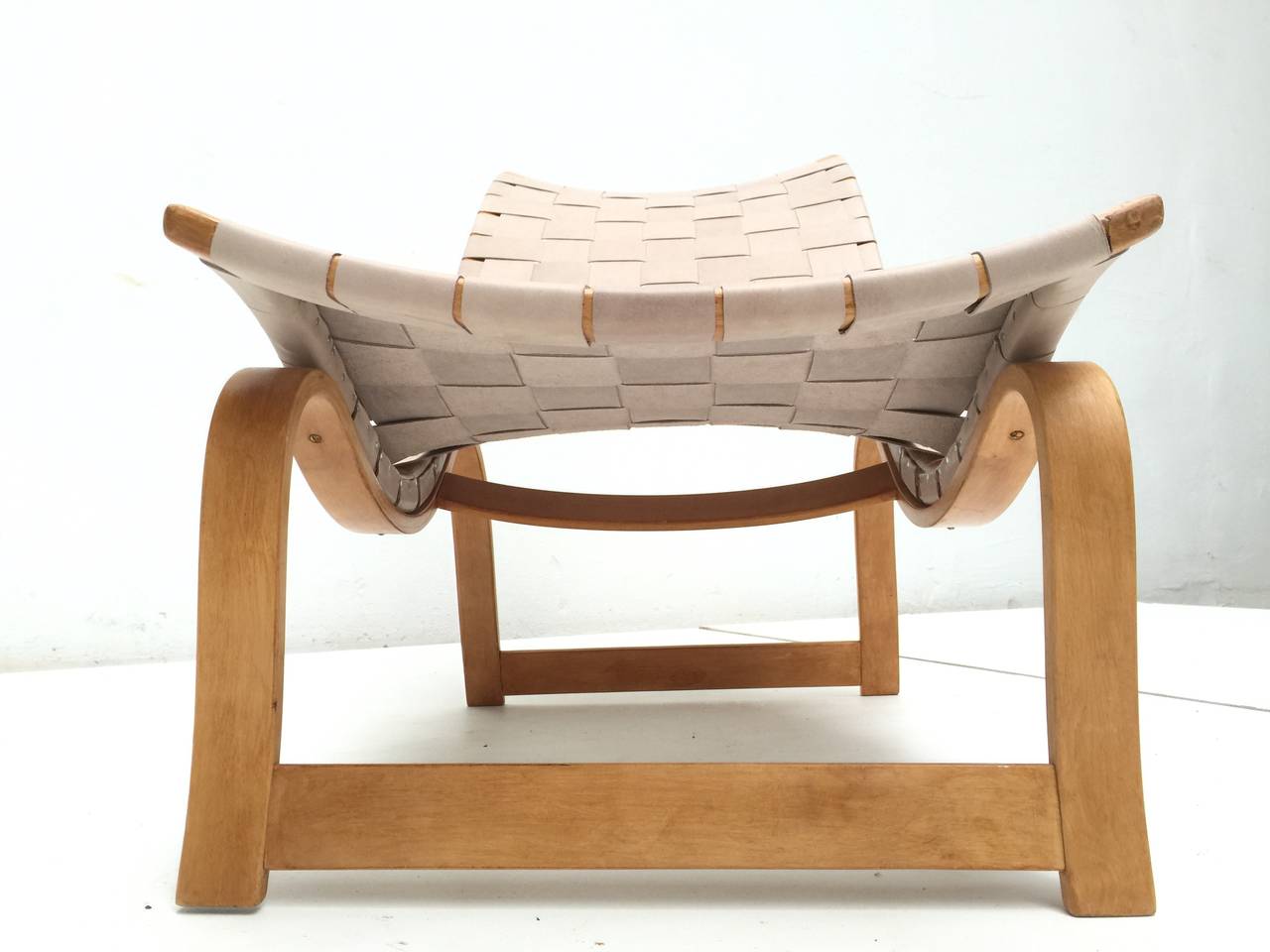 The Model 36 by Swedish Architect and Designer Bruno Mathsson is a fine example of the modernist vision of the Scandinavian designers

The easy chair was originally designed in 1933-1936 and presented in 1937 at the 'Exposition International' in