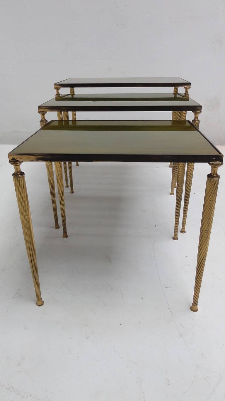 Luxurious Nesting Tables in Brass and Glass in the Style of Aldo Tura For Sale 1