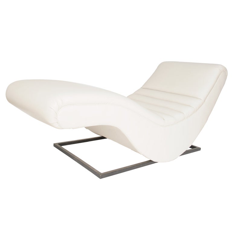 Superb Sculptural Form Leather Chaise Lounge, Germany, 1970 For Sale at  1stDibs