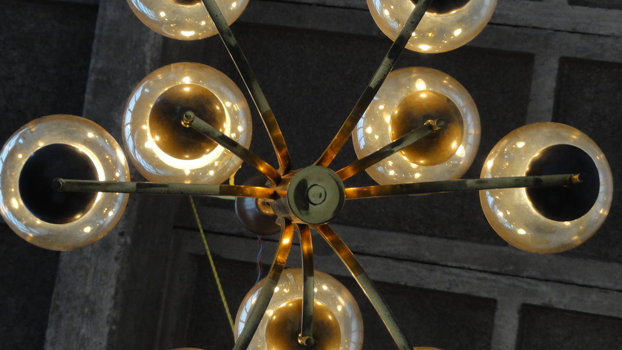 1950's Italian glass & brass chandelier with 9 glass globes In Good Condition For Sale In bergen op zoom, NL