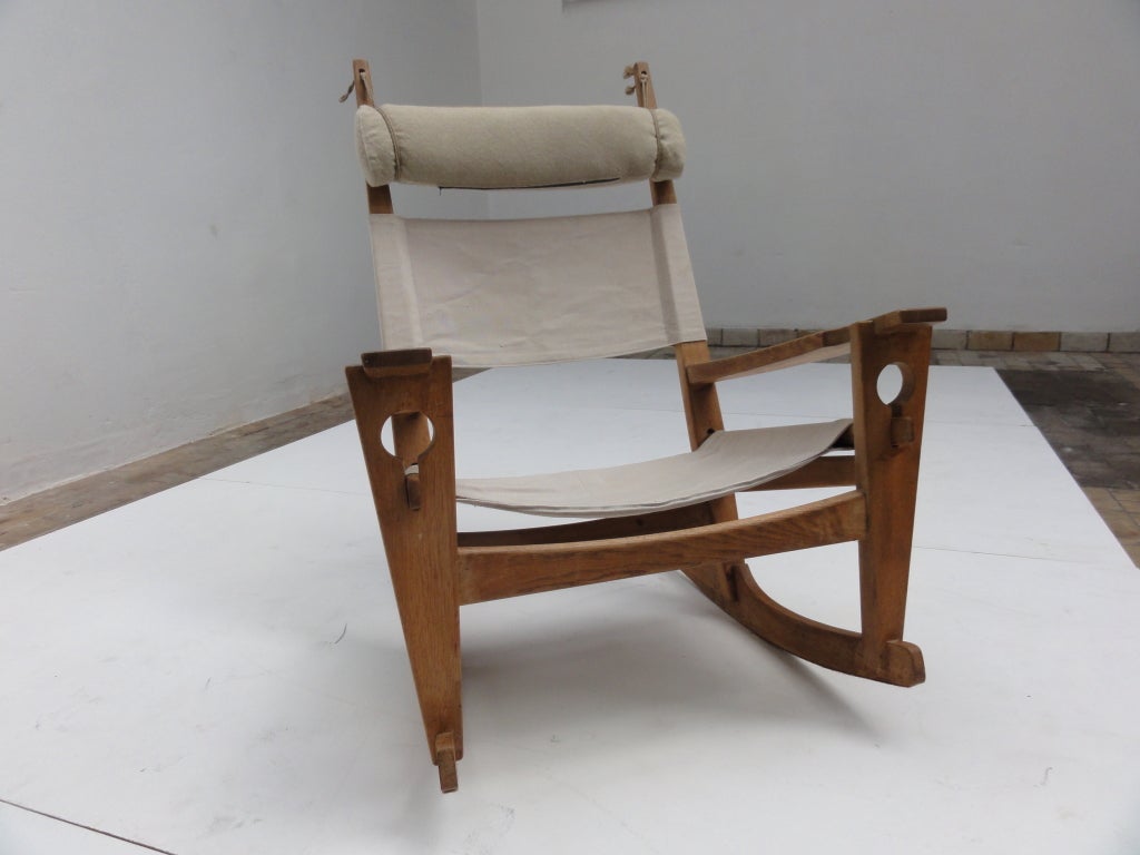 An incredible oak rocking chair by Hans Wegner for Getama Gedsted. This charming design is nicknamed the 