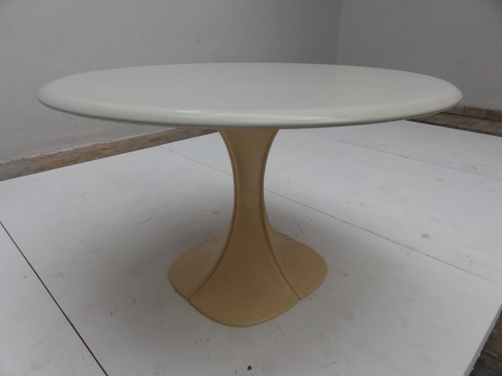 Rare design dining table (outdoor) by Pierre Paulin produced by BORO in Belgium between 1970-1974

Pierre Paulin made a design for an ABS plastic outdoor chair for BORO in 1972
This table was an unauthorised production by the BORO company who