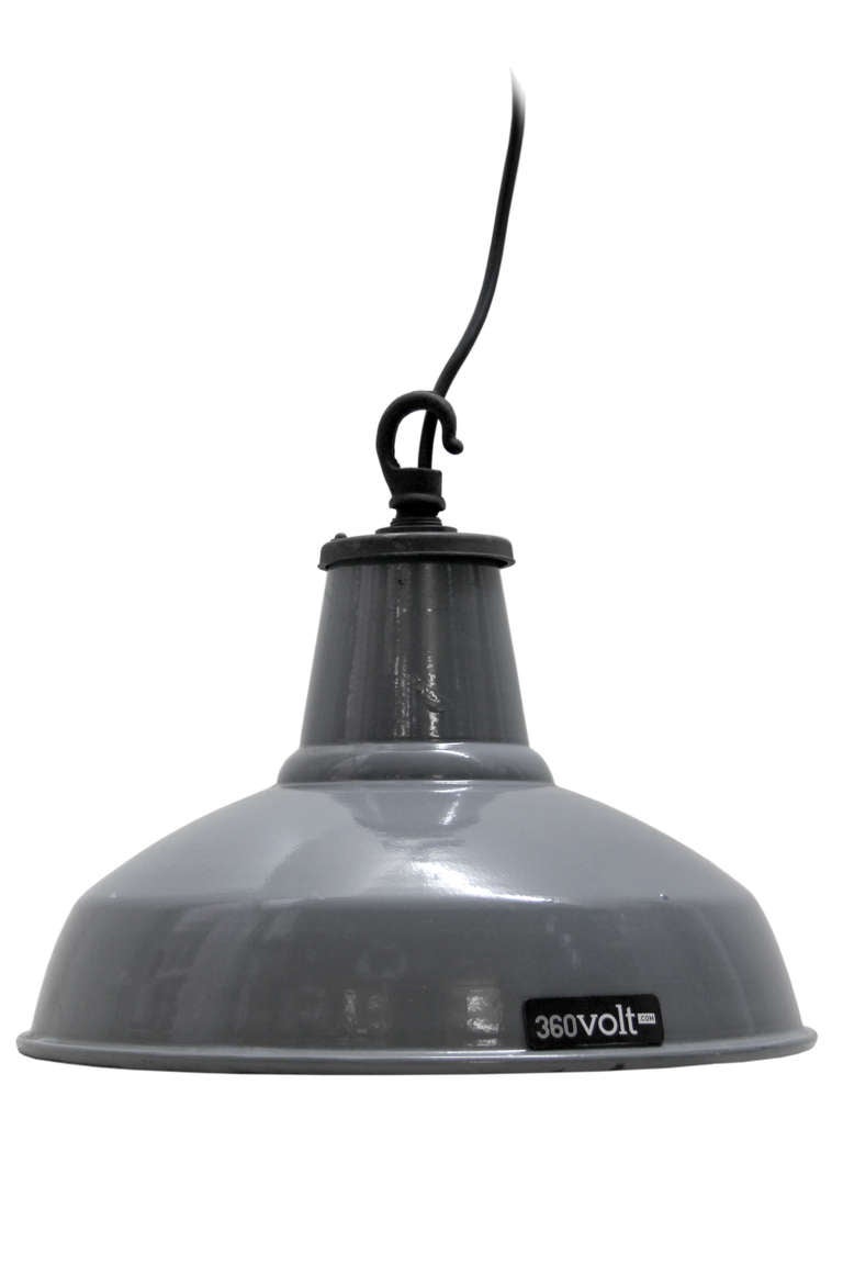 British vintage industrial classic. Gray enamel white interior. Weight | 1.7 kg / 3,7 lb.

All lamps have been made suitable by international standards for incandescent light bulbs, energy-efficient and LED bulbs with an E27 socket, max 150W. 100%