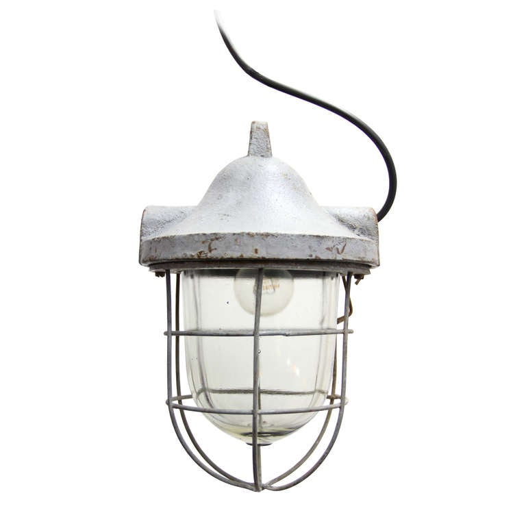 Rabka S PG | Vintage Industrial Hanging Lamp (4x) In Good Condition In Amsterdam, NL