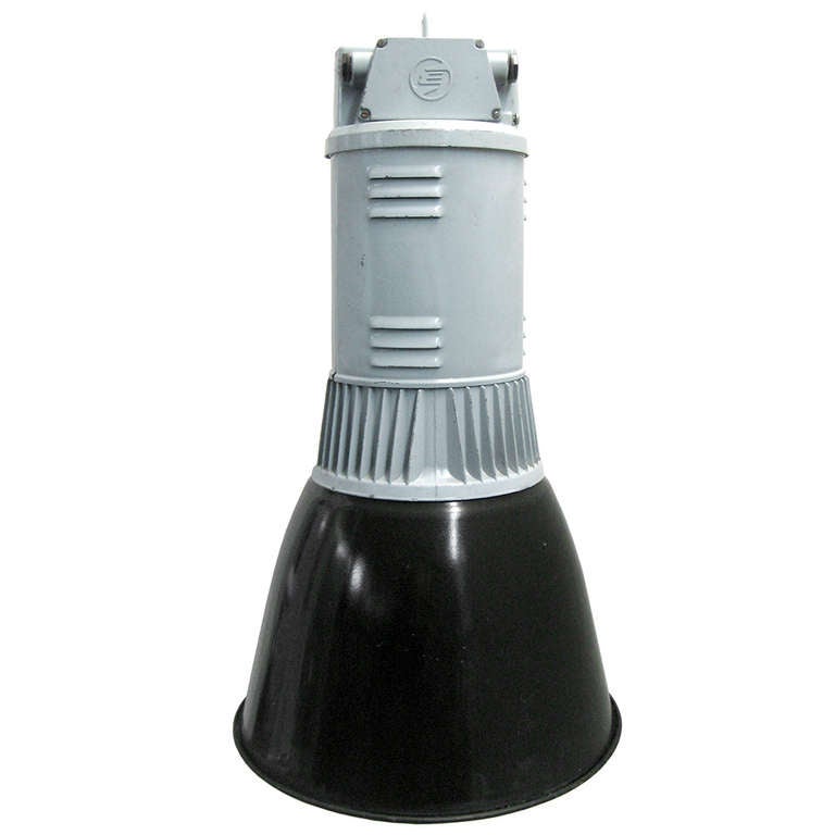 Velecin (1 piece) | Black industrial hanging lamp
