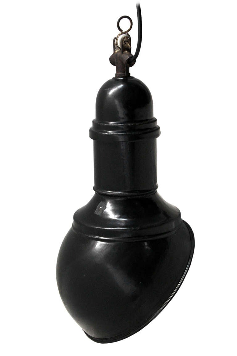 Rare asymmetrical black industrial lamp. Bauhaus classic! Very rare model. Used in warehouses and factories in east Europe. Timeless design. weight 2.5 kg.

All lamps have been made suitable by international standards for normal light bulbs,