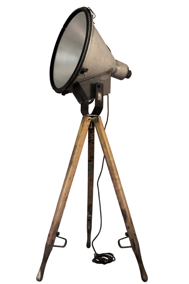 tripod Giby (1 pieces) | Vintage Light On Wooden Tripod