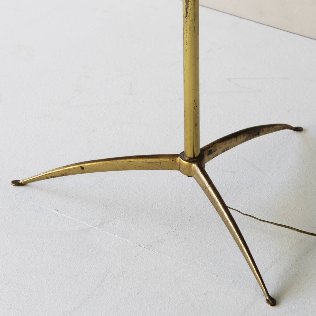 Brass Elegant Italian Floor Lamp by Arredoluce For Sale