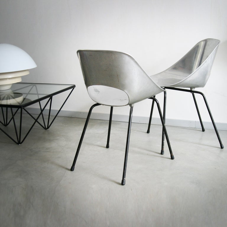 Mid-Century Modern Pair of 'Tulipe' chairs by Pierre Guariche