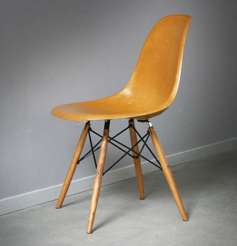 Four DSW by Eames 3