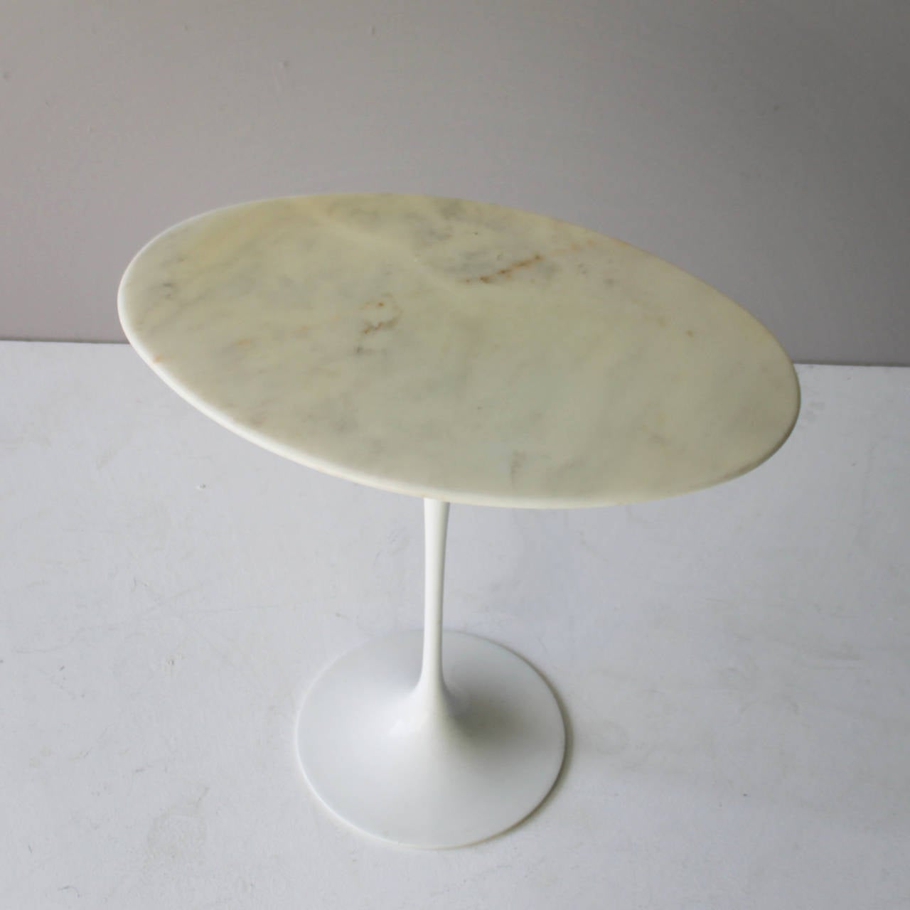 Mid-Century Modern Marble Side Table by Saarinen for Knoll